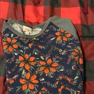Lularoe shirt. Size large. Never worn